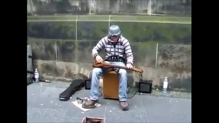Ce Guitariste De Rue Est Tout Simplement Magique