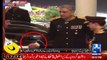 Anchor Played the Interesting Video of Qamar Bajwa Shaking While Shaking Hand