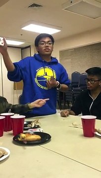 İskambil Kağıdı Hilesinde Doruğa Ulaşan Gençten Ağızları Açık Bırakan Gösteri