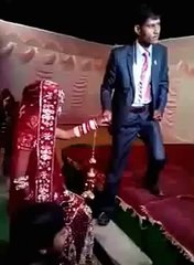 Funny Whatsapp Video India - Indian Groom's zip Wide Open - Funny Indian Marriage video