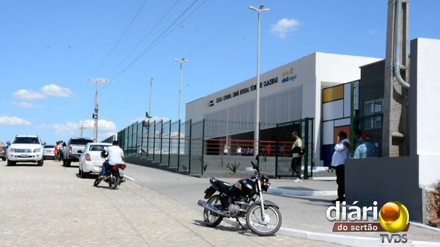Governador inaugura Escola Técnica de Cajazeiras-PB