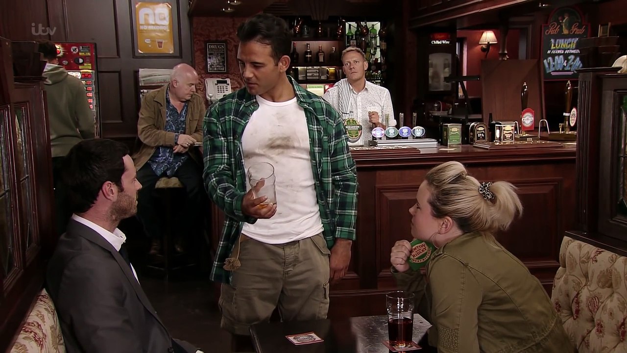 Tony Coronation Street fight scenes (4)