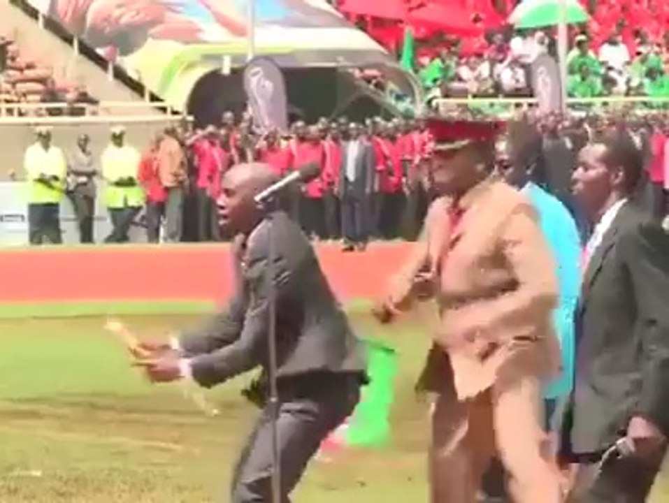 Ce chef d'état africain surprend tout le monde avec son pas de danse