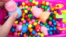 Learn Colors Peppa Pig Baby Doll Bath Time Playing With Colors Candy Peppa Pig Family
