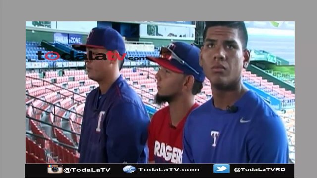 Novatadas de Prospectos de baseball son actos sexuales irreverentes - El Informe Con Alicia Ortega - Video