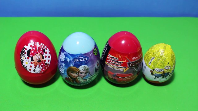Abrindo Ovos Surpresas da Frozen, Kinder Ovo Surpresa, Minnie Mouse e Carros