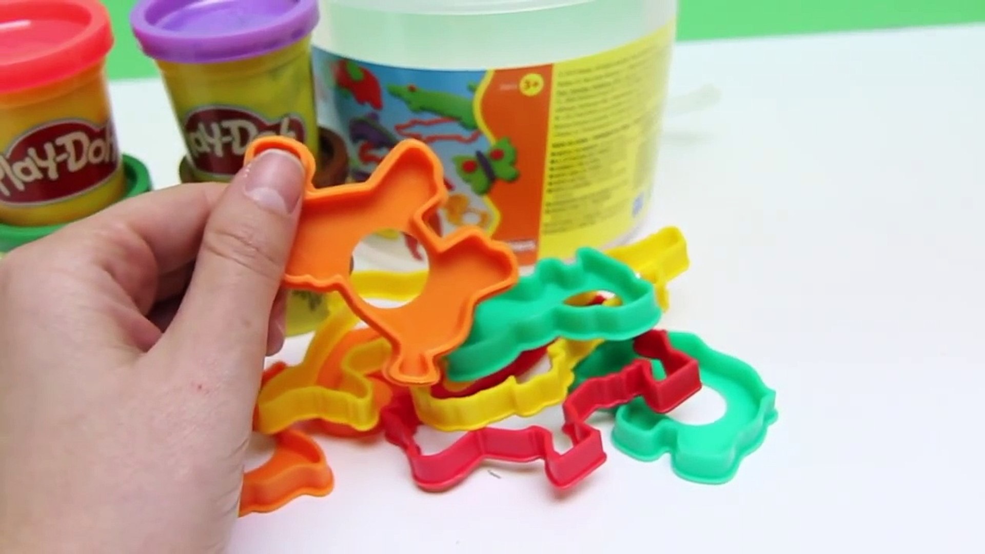 play doh animal discovery bucket