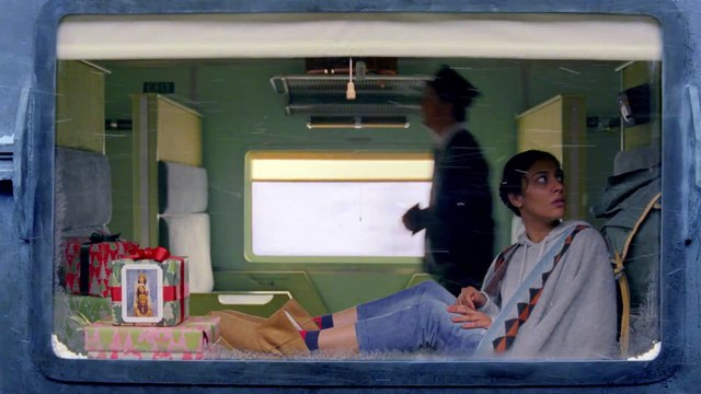 Pub de Noël H&M par Wes Anderson avec Adrien Brody