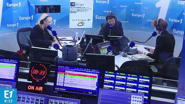 Valls perd son bras de fer avec Hollande