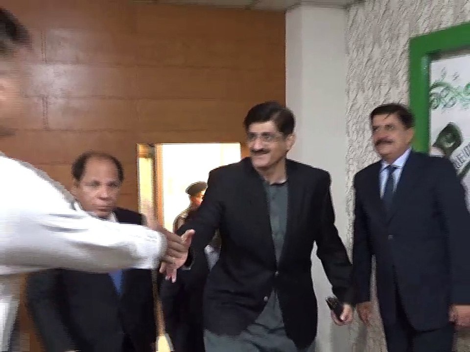 CM Sindh SYED MURAD ALI SHAH visits Secretariat Sindh Employees smart card centre... (29-Nov-2016)