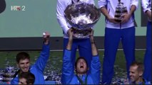 Les joueurs argentins cassent le trophée de la Coupe Davis en pleine cérémonie