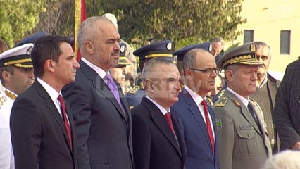 Report TV - Dita e Çlirimit, politika homazhe tek Nëna Shqipëri