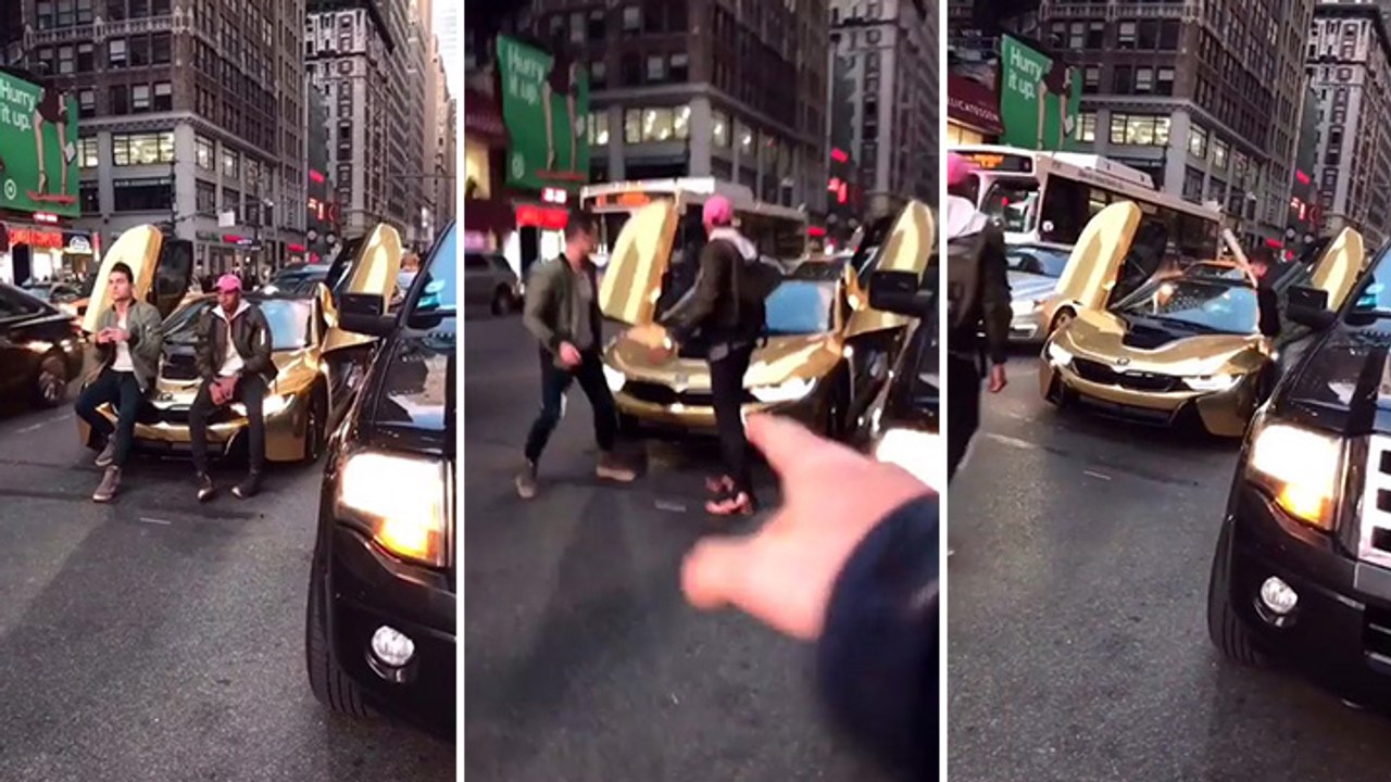 Il se fait casser son pare-brise durant une séance photo