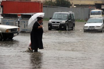Sağanak yağış tüm yurtta etkili oldu
