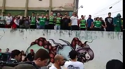 Chapecoense taraftarı dua için toplandı