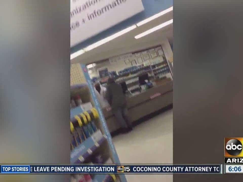 Man asks for painkillers in pharmacy robbery