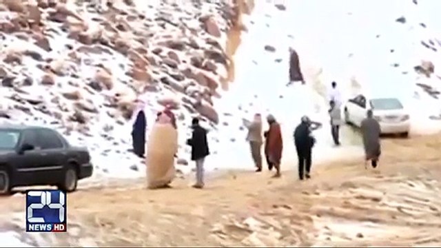 Saudi Arabia Unseen Video of Snow fall ....