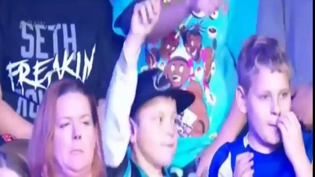 Roman Reigns vs Kevin Owens - WWE RAW 28 November 2016 - Monday Night Raw 28⁄11⁄2016