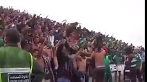 Quand les supporters marocains du Raja Casablanca chantent sur l'Algérie