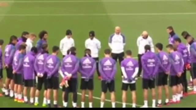 Real Madrid y Barcelona hicieron homenaje a los jugadores fallecidos del Chapecoense