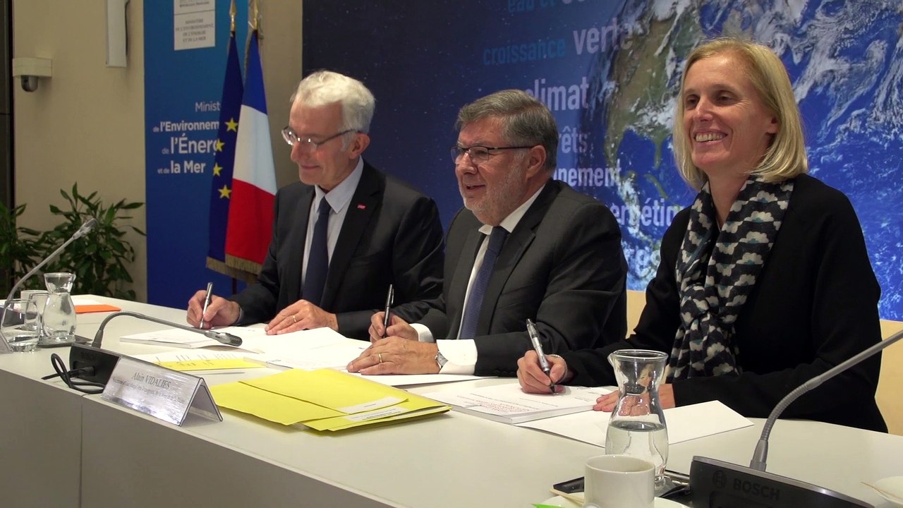 Signature du schéma directeur national d'accessibilité des services ferroviaires nationaux