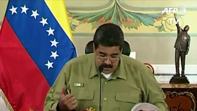 Maduro autorizó que operadoras turísticas cobren en dólares