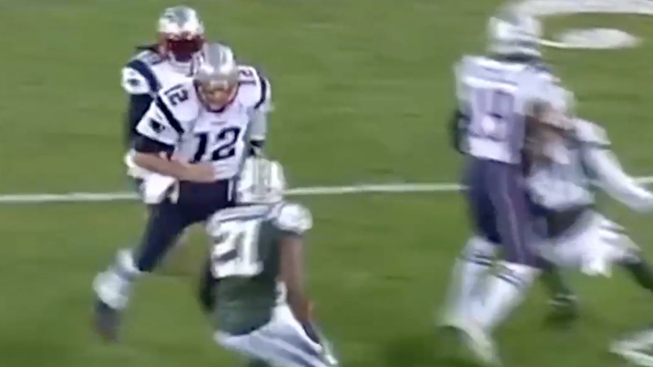 Tom Brady Tries To Block And It was Disastrous, Trolls Himself