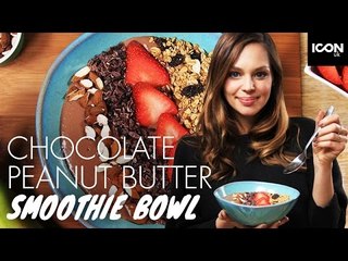 Chocolate + Peanut Butter Breakfast Smoothie Bowl | Danielle Hayley