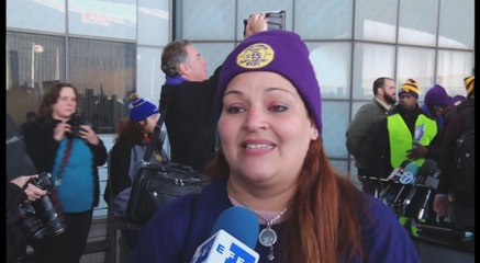 Protestas de trabajaodres del aeropuerto O'Hare de Chicago por mejor salario
