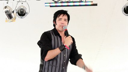 Adam Roman sings 'Just Pretend' part 1 Elvis Week 2016