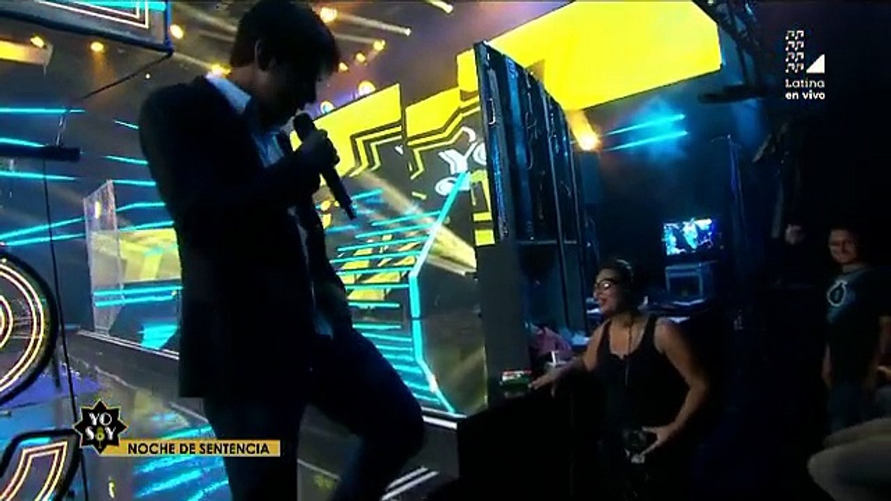 YO SOY ENRIQUE IGLESIAS PERUANO SORPRENDE A JUECES AL MOSTRAR CÓMO ENSAYA