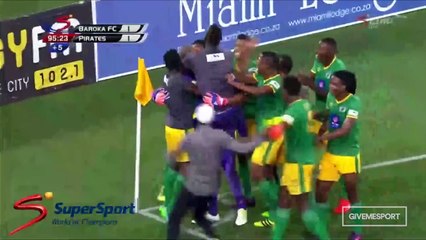 Incroyable le gardien de but  marque un but magnifique dans les derniéres minutes