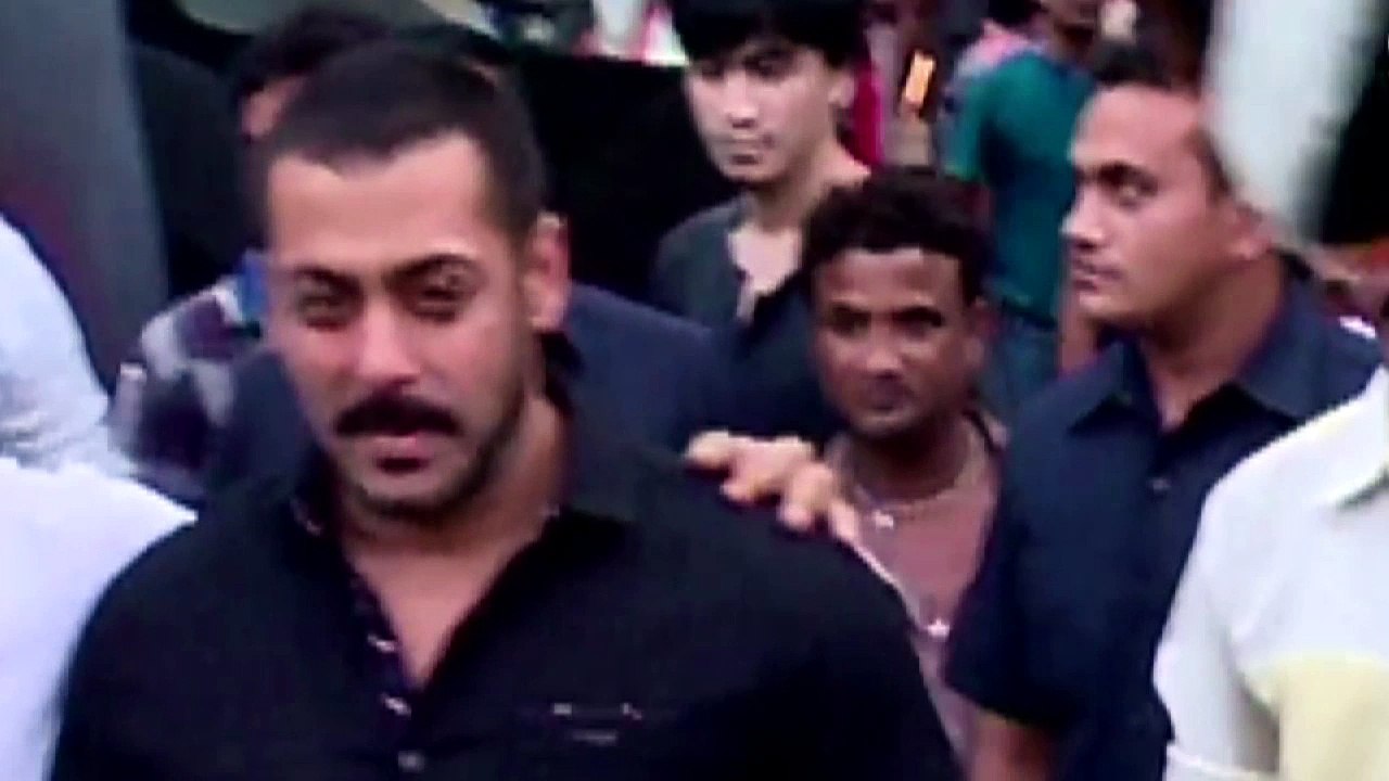 Salman Khan and Shah Rukh Khan Late Night Party!