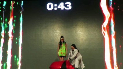 Changer 16 fois de costumes en 1 minute ? record du monde