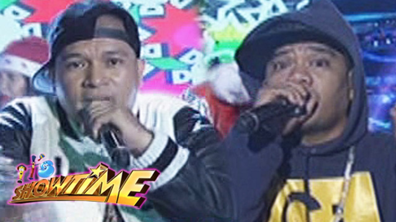 It's Showtime: Mandy Mack vs William Trauma | Christmas Rapper