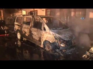 Bağcılar’da 5 araç kundaklandı