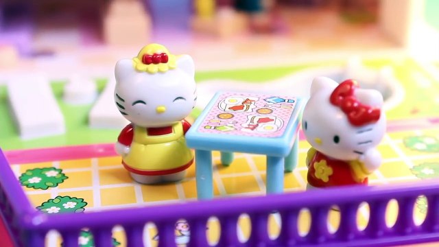 Hello Kitty Mini Doll House Carry Along Play Set Casa de Muñecas Transportable ハローキティ