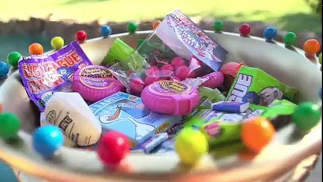 Bubble Gum Blowing Battle _