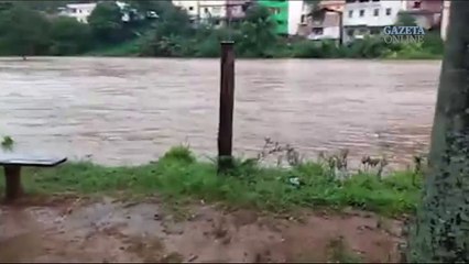 Rio transborda em Ibitirama