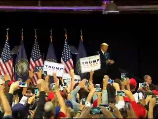 যুক্তরাষ্ট্রের জাতীয় পতাকা পোড়ালে কারাগারে প্রেরণ: ট্রাম্প