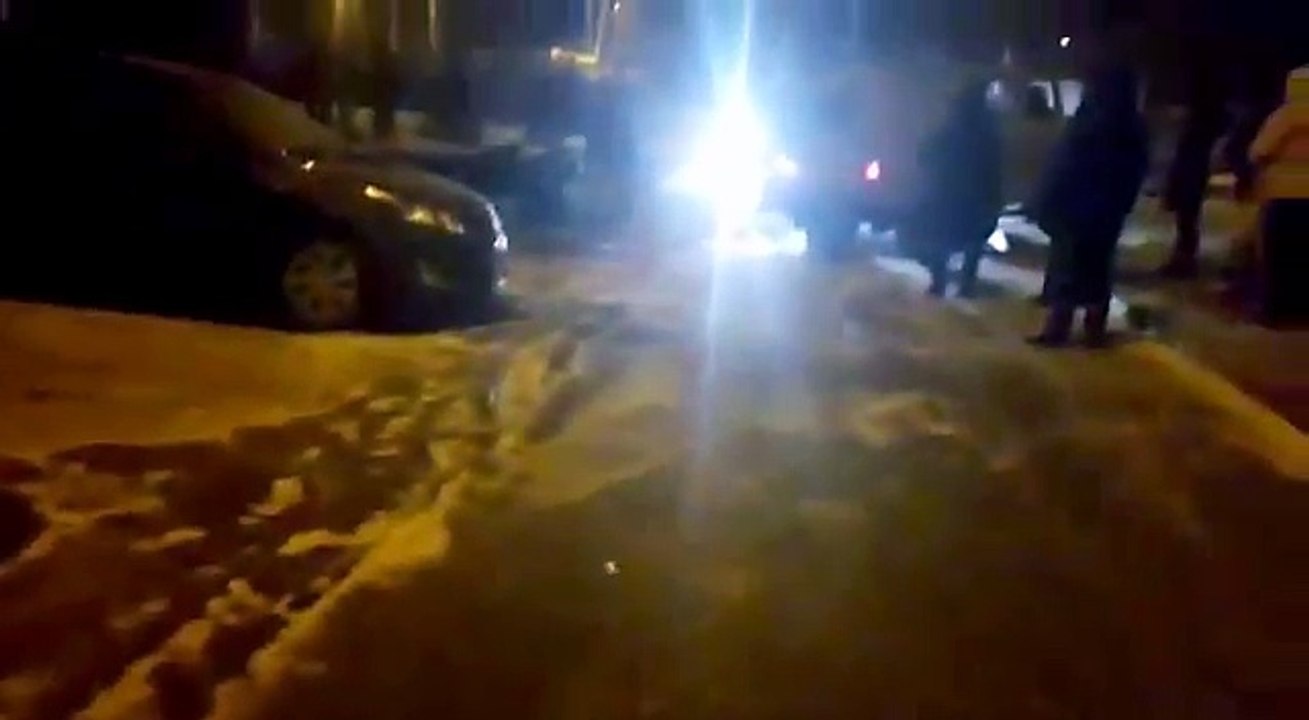 Lada Kalina провалилась в калюжу і зникла Ч. 1