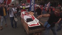 Manila se manifiesta contra el entierro de Marcos como héroe