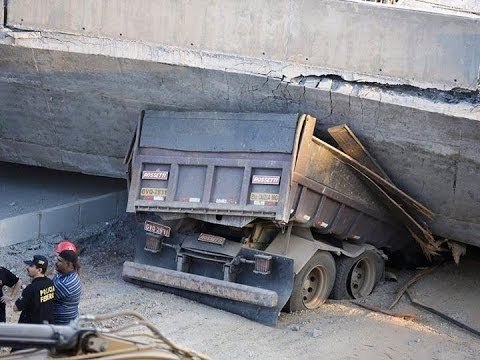 Amazing Trucks driving skills - Extreme Trucks Driver Video - Awesome Truck Driving Skills