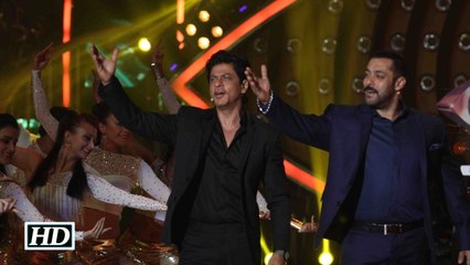 Salman and Shah Rukh Khan partying together!