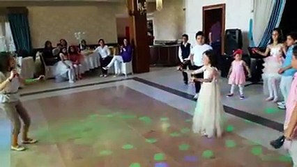 Erik Dalı Gevrektir Kaşık Oyunu Sinem Özlem Kardeş