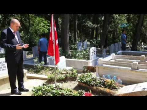 Cumhurbaşkan Erdoğan şehit Erol Olçok ve oğlunun mezarında