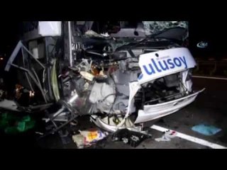 Yolcu Otobüsü Kamyona Çarptı: 1 Ölü, 39 Yaralı