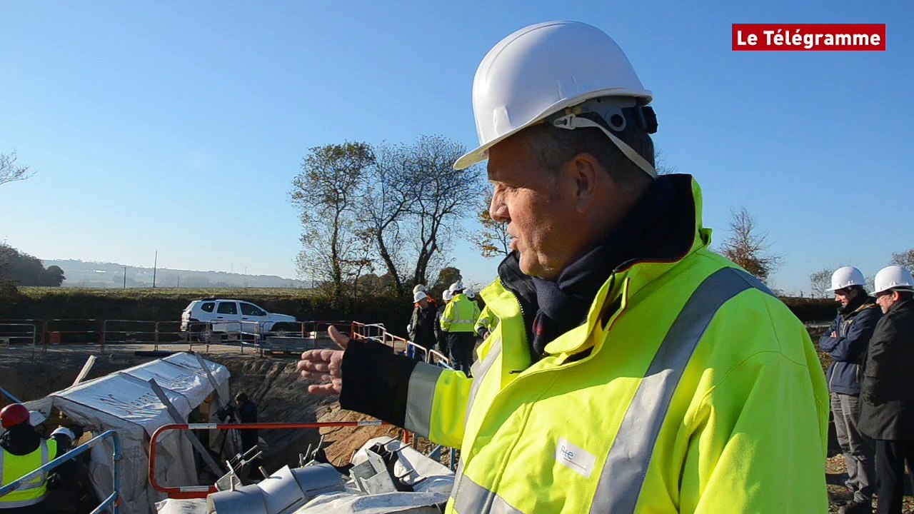 Lanfains (22). Raccordement sur la ligne 225.000 volts Lorient - Saint-Brieuc