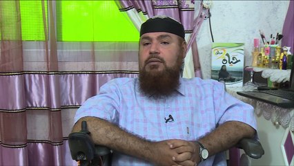 صلاح عوض معاق يمني يكتب قصة نجاحه