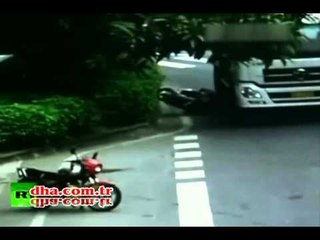 Çin'de kadın sürücü alev alev böyle yandı